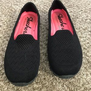 Size 6 Skechers Memory Foam